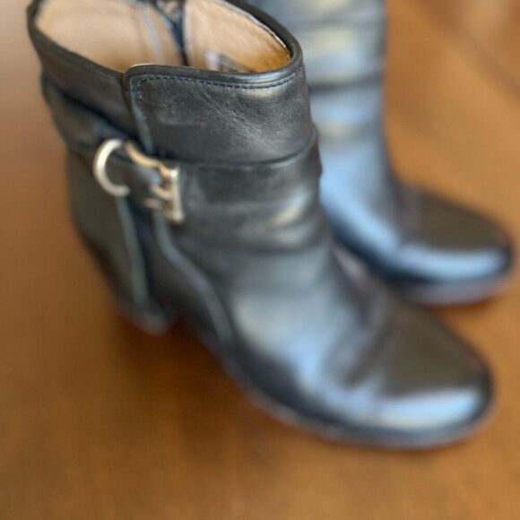 Frye Malorie Ankle Boots - Picture 2 of 9